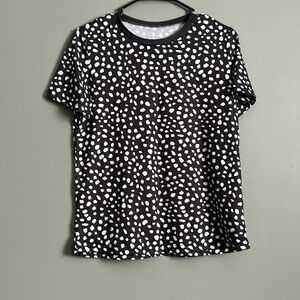 Black and white spotted T shirt